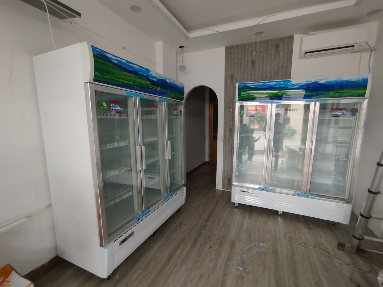 Tủ mát Sanaky Inverter DAVH-1520HP3