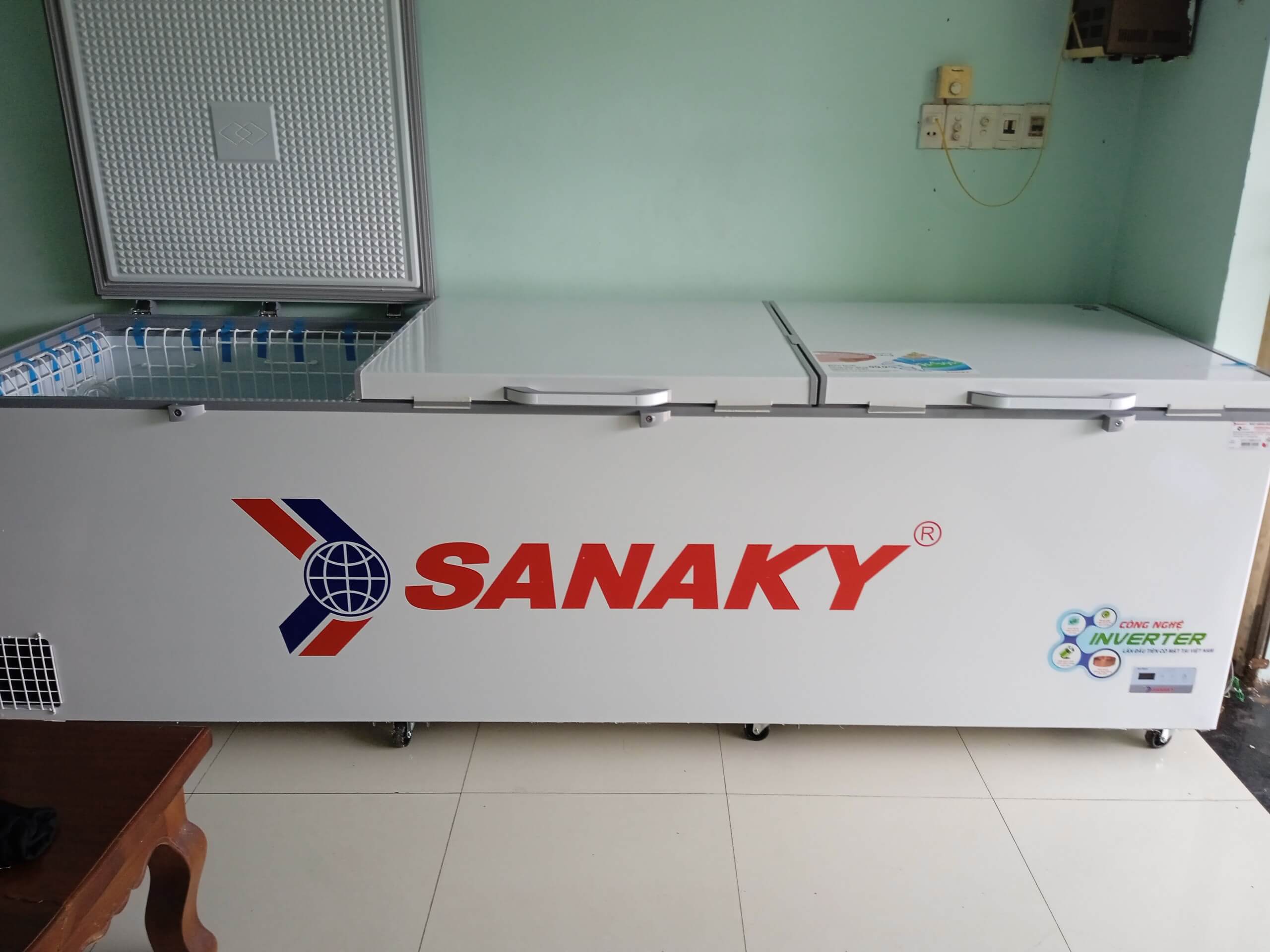 Tủ đông Sanaky Inverter VH-1799HY3 1500 lít
