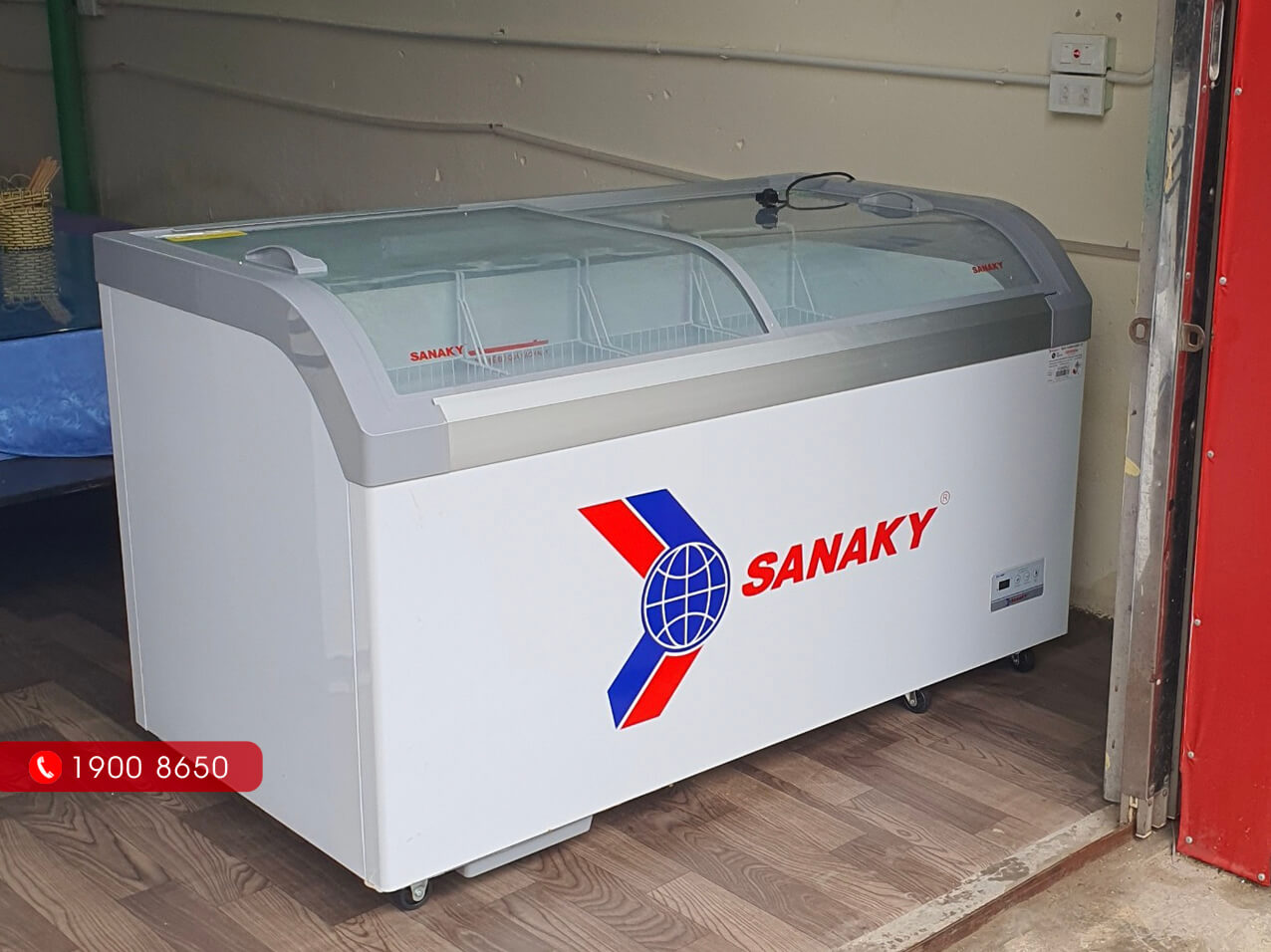 Hình ảnh thực tế tủ đông mặt kính Sanaky VH-888KA 500 lít