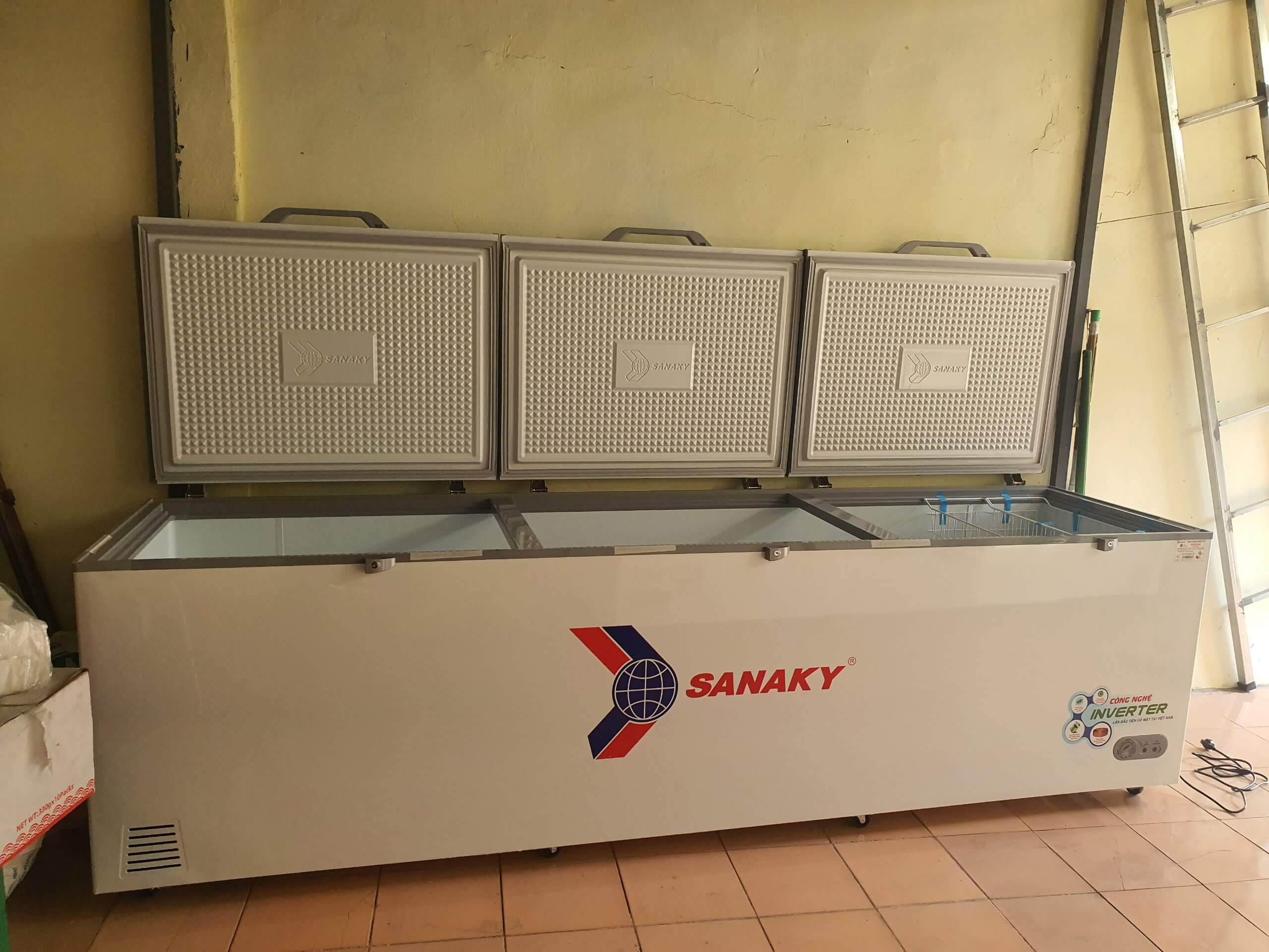 Tủ đông Inverter Sanaky VH-1399HY3 1300 lít