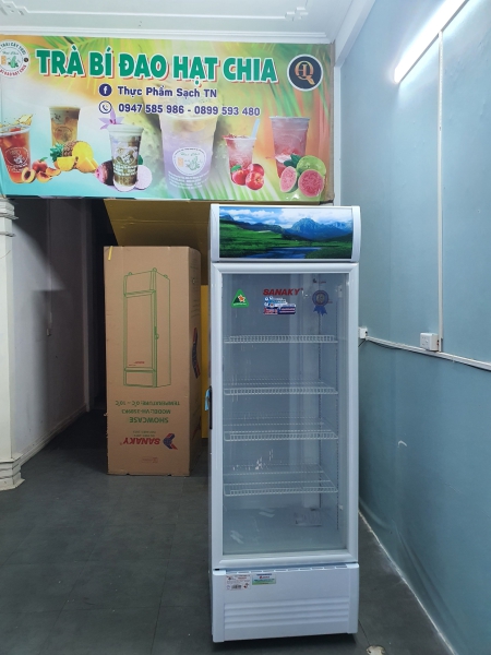 Hình ảnh thực tế tủ mát Sanaky VH-3589K3 350L dàn đồng